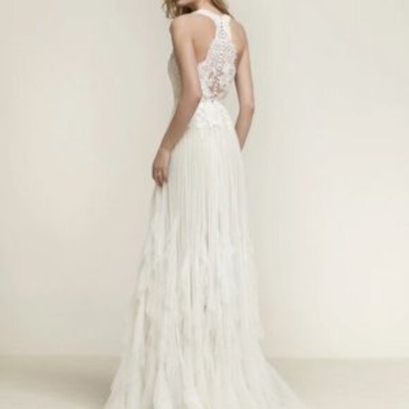 Pronovias Draconia Wedding Dress - Picture 2 of 13